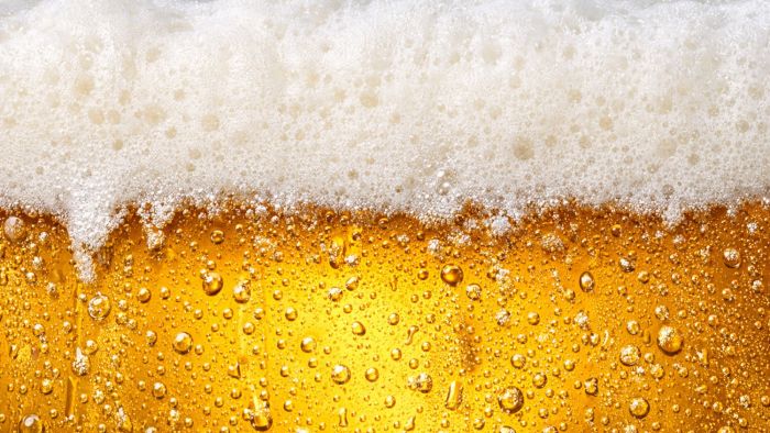 Kühles Bier auf heißen Schienen