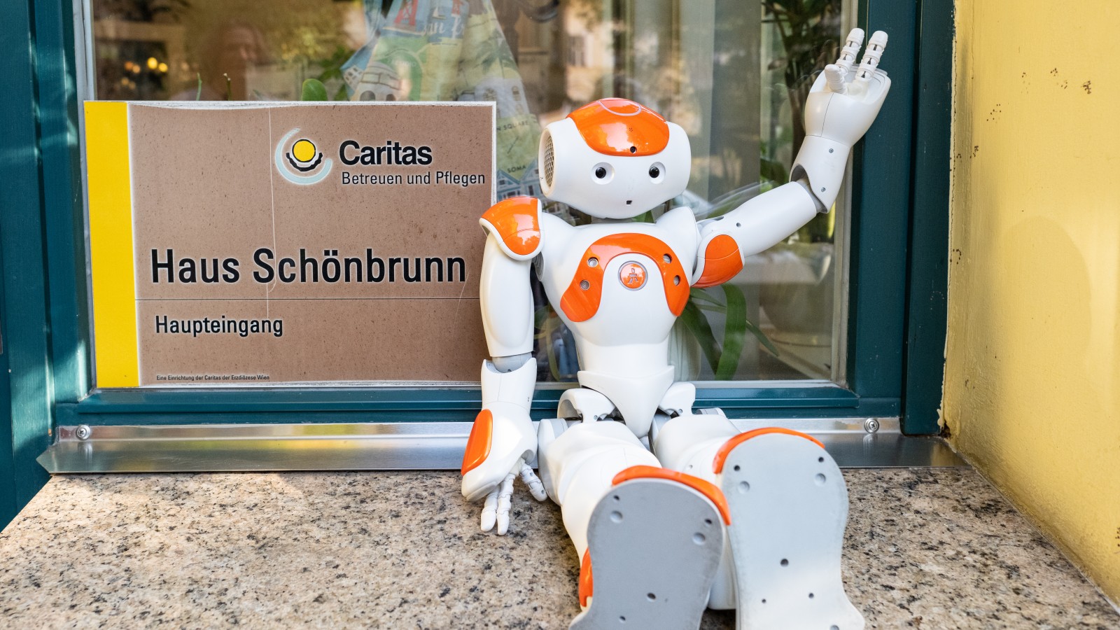 Der Einsatz von Robotern wie NAO wird nun in den Pflegeheimen und in der mobilen Pflege der Caritas untersucht